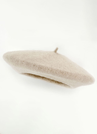Elegant basker med ull gjord av nyull